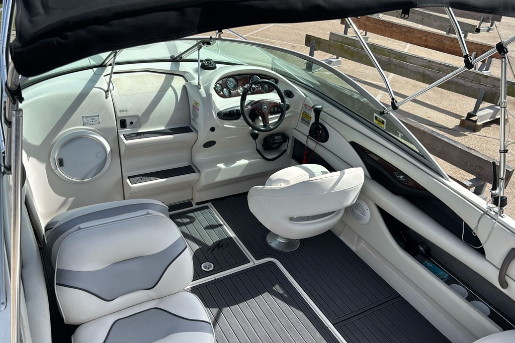 2005 Monterey 218 LS Mercruiser 4.3L V6 MPLA