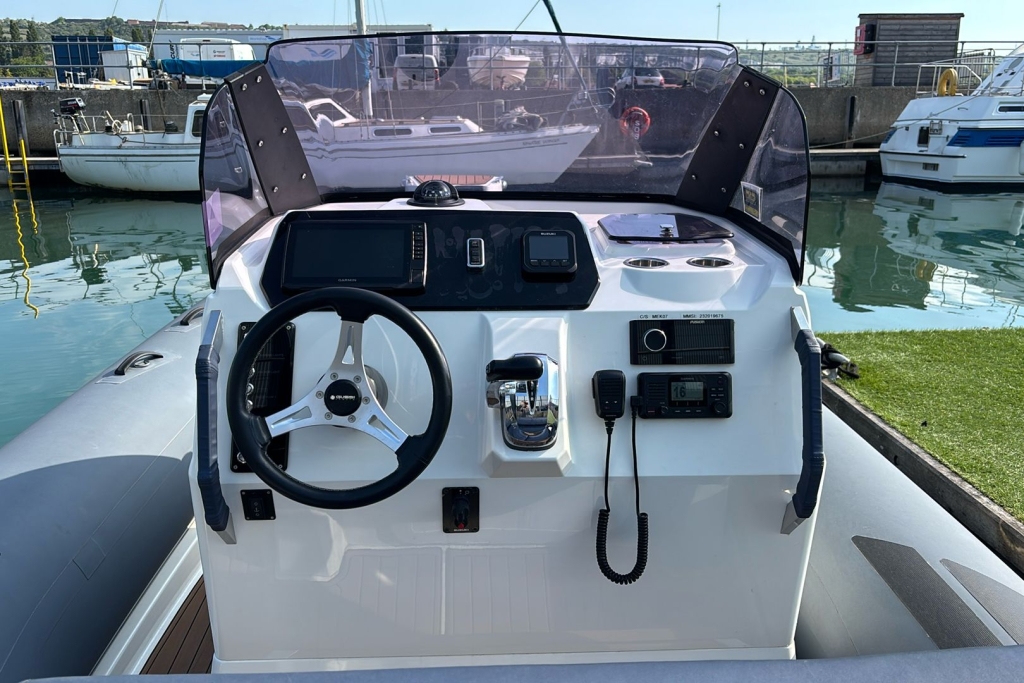 2019 Brig Eagle 8 Suzuki DF350 V6