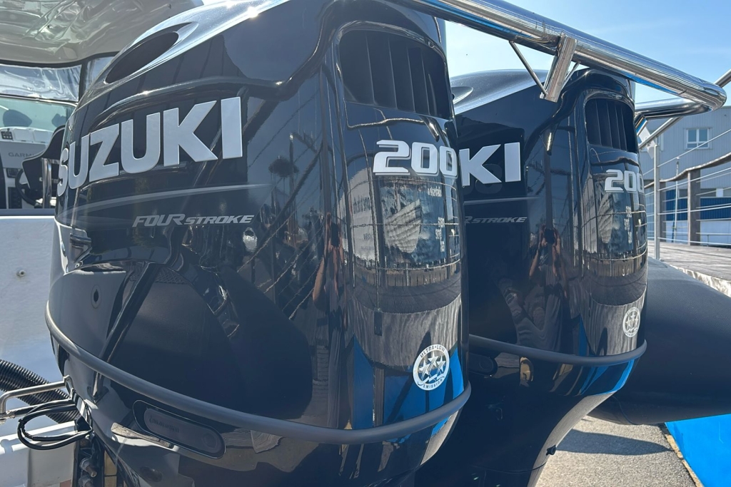 2004 (2023 Refurb) Protector (Rayglass) 8.5 Twin Suzuki DF200