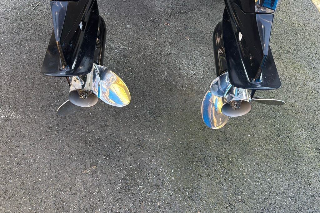 2004 (2023 Refurb) Protector (Rayglass) 8.5 Twin Suzuki DF200