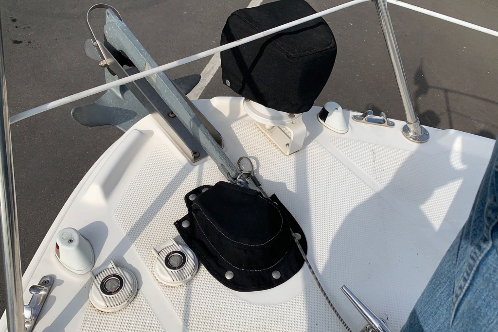 Boat Details – Ribs For Sale - Pre-owned Bayliner 285 Sports Cruiser with Mercruiser 350 Mag engine.