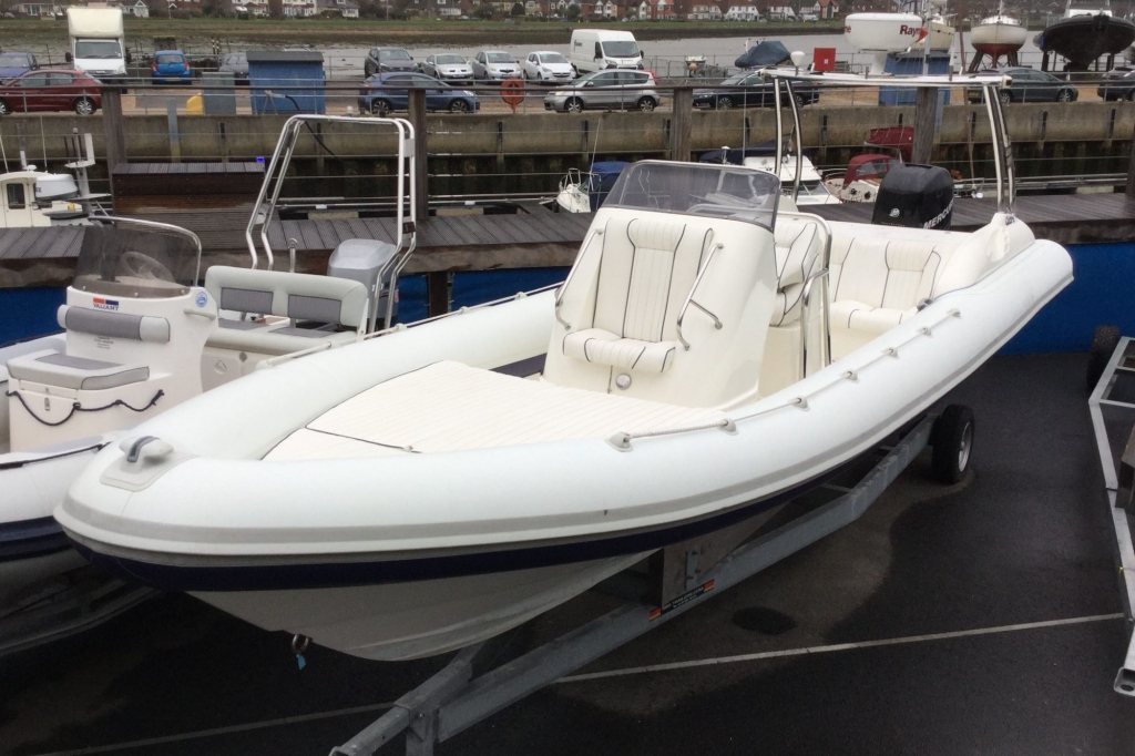 Boat Details – Ribs For Sale - Cobra Ribs 8.6 Mercury Verado 275hp  2007