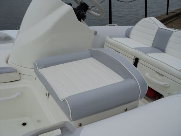 Boat Details – Ribs For Sale - Zodiac Yachtline Deluxe 4.2m RIB Honda 50HP 4 Stroke Engine