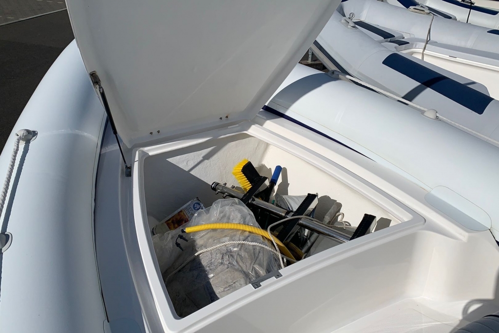 Boat Details – Ribs For Sale - Cobra RIB 8.6 Mercury Verado 275hp 2007