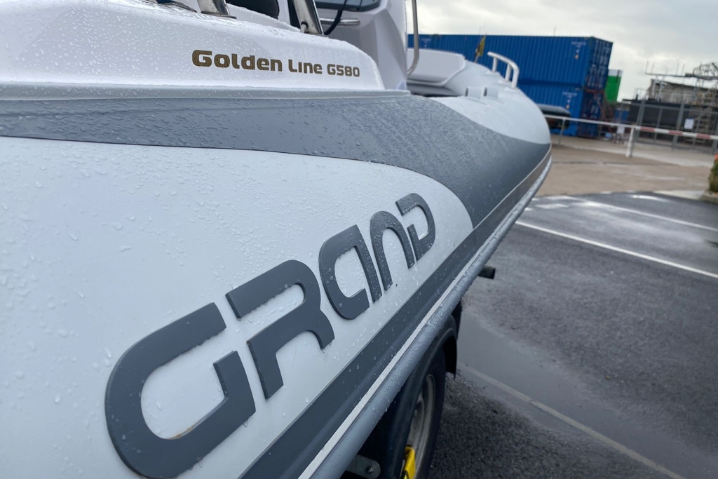Boat Details – Ribs For Sale - 2018 Grand Goldenline 580 Evinrude ETEC 150 H.O Extreme 1500 Roller