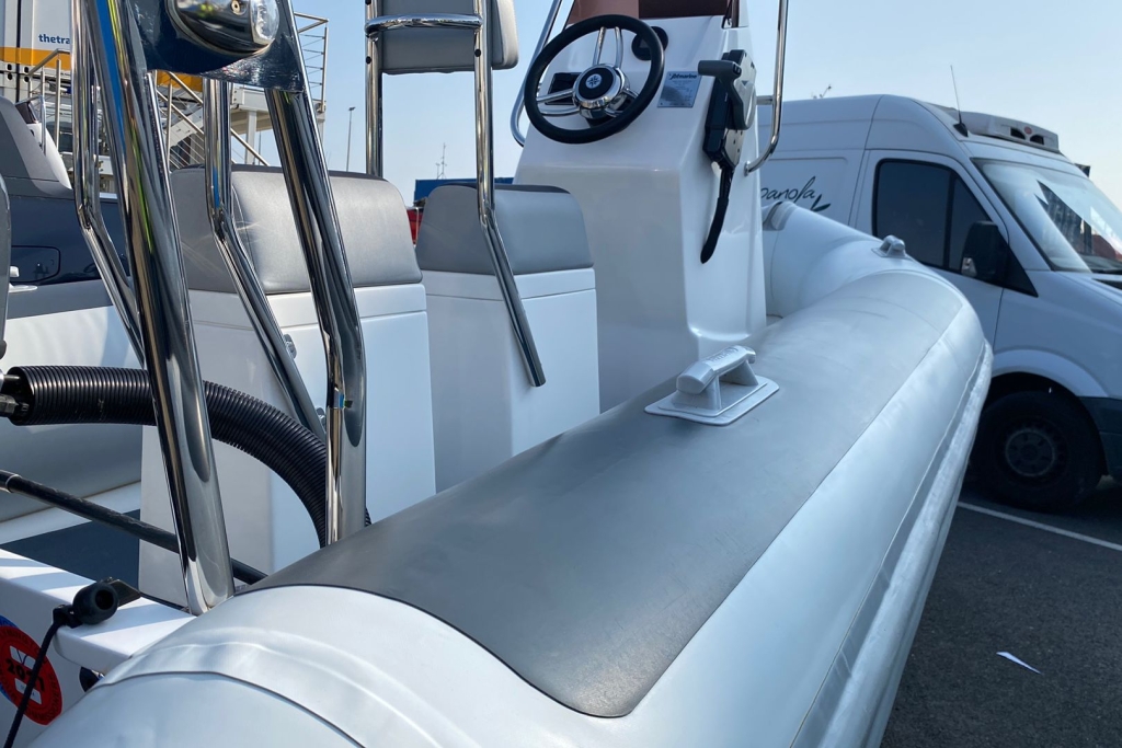2019 Ballistic RIB 4.2 Yamaha F40F SBS 750kg Roller