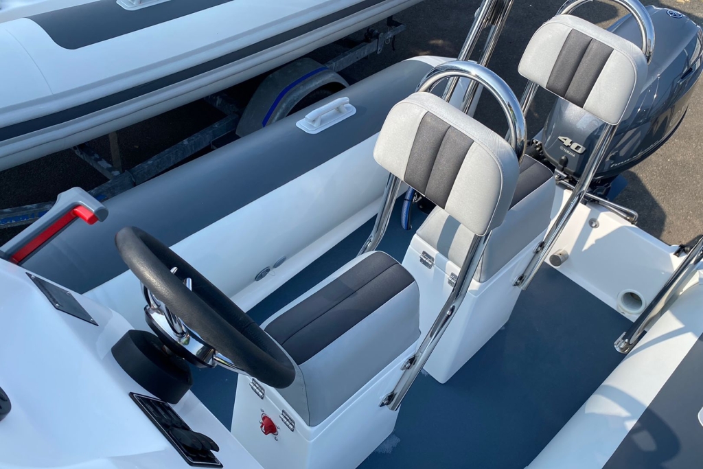 2019 Ballistic RIB 4.2 Yamaha F40F SBS 750kg Roller