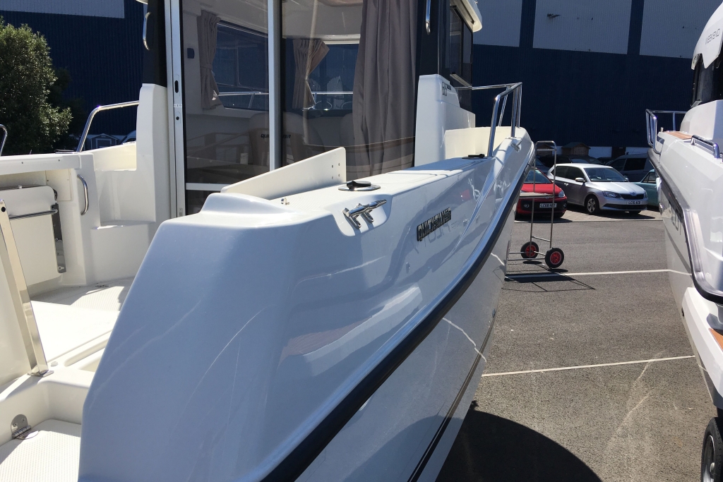 Quicksilver 605 with Mercury 115hp - Starboard Side Walkway(1).jpg