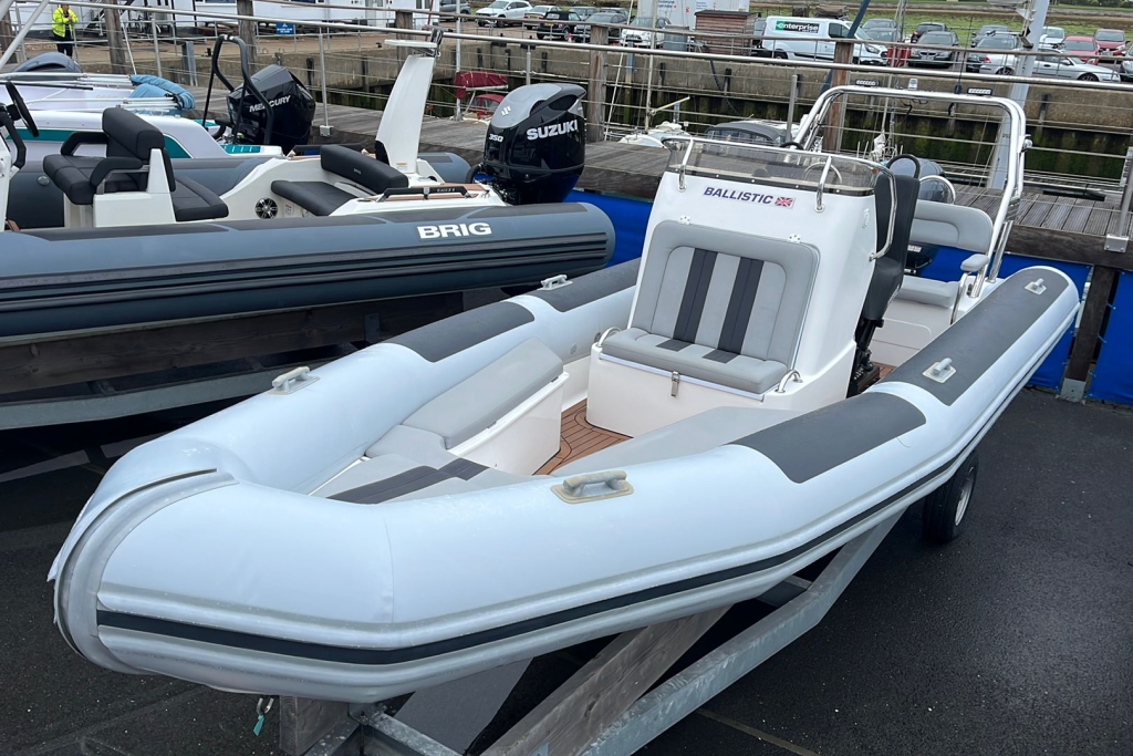 1852 - BALLISTIC 6.5 RIB WITH YAMAHA F200_1.jpg