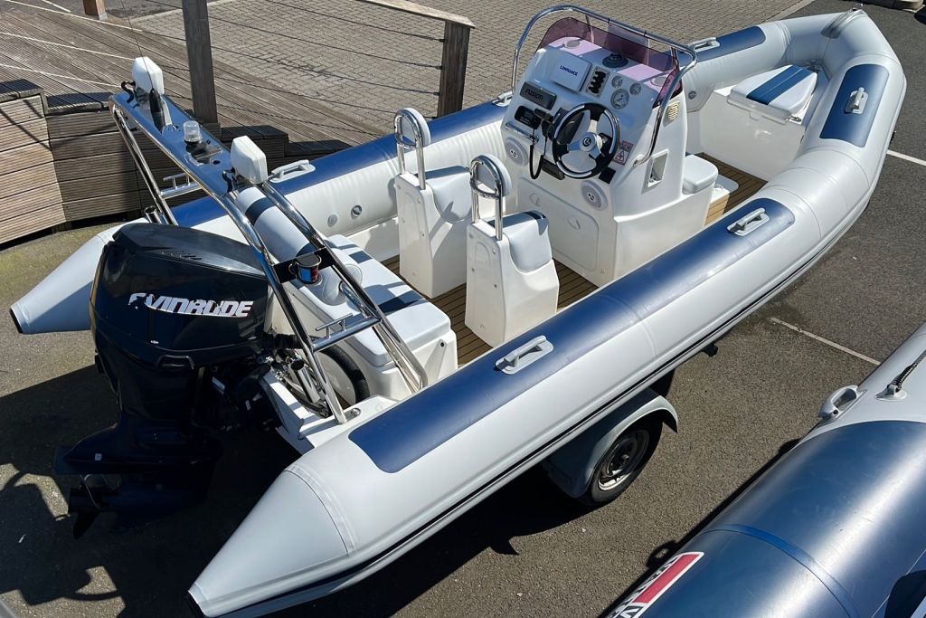 1863 - BALLISTIC 5.5 RIB WITH EVINRUDE ETEC 90 ENGINE AND TRAILER._2.jpg