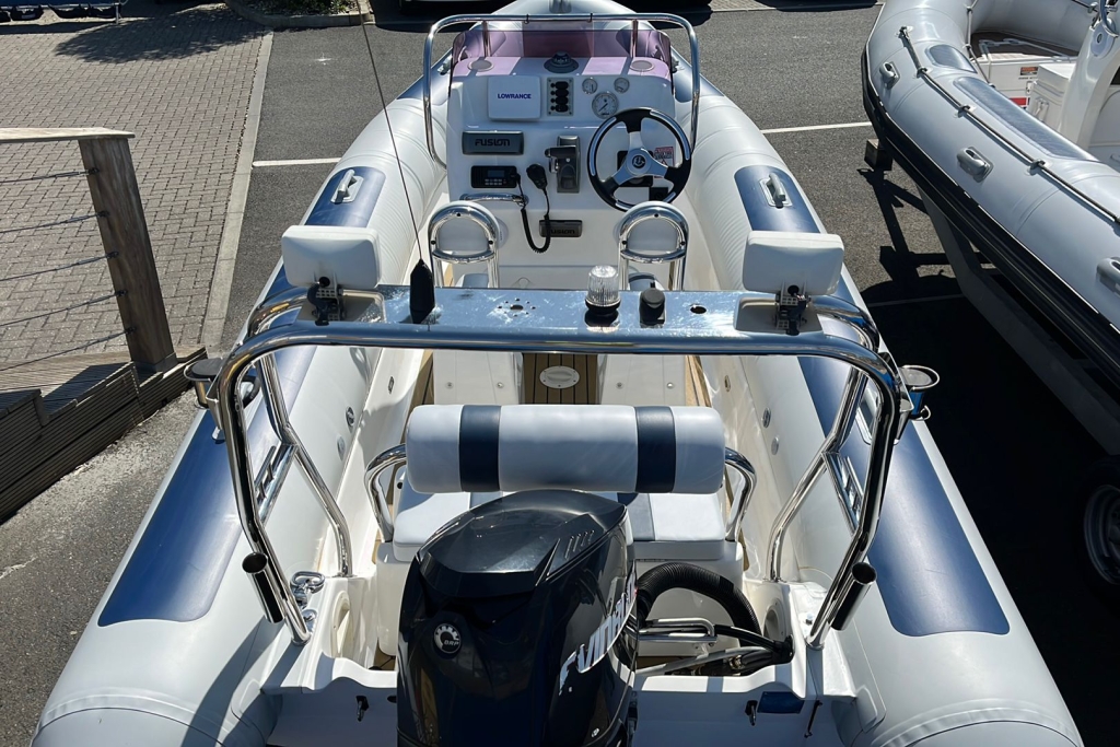 1863 - BALLISTIC 5.5 RIB WITH EVINRUDE ETEC 90 ENGINE AND TRAILER._3.jpg