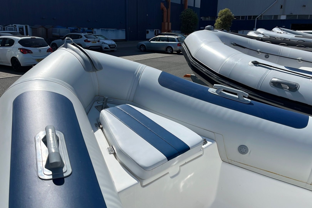 2009 Ballistic RIB 5.5 RIB ETEC 90 90 1100kg Roller