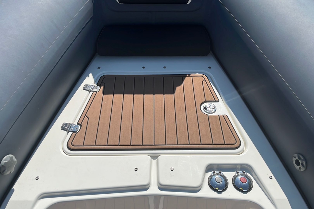 Boat Details – Ribs For Sale - 2022 Brig Eagle 8 Suzuki DF350 Duo-Prop