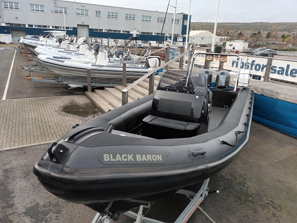 Boat Listing - 2019 XS RIB 850 Twin engine. Yamaha F150GETX  / FL150GETX SBS 3500kg Twin Axle Roller Trailer