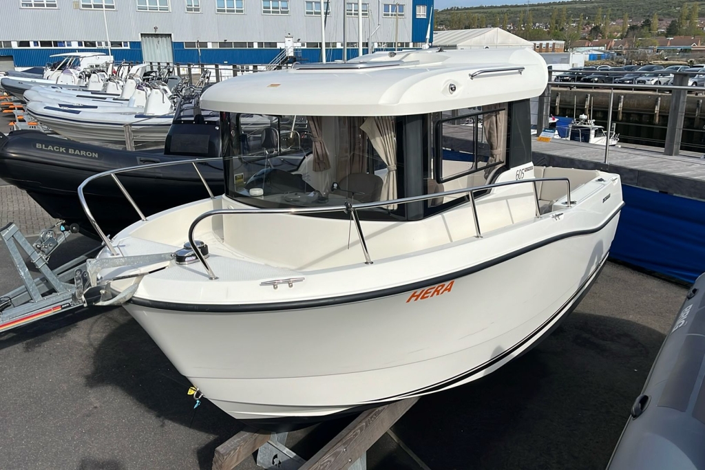 Boat Listing - 2019 Quicksilver Pilothouse 605 Mercury F115 Command Thrust