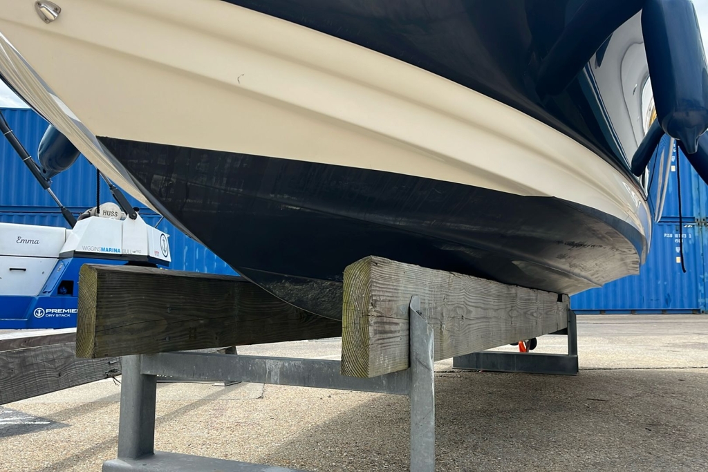 Boat Details – Ribs For Sale - 2005 Monterey Montura 218 LC Mercury 4.3L V6 3LMPLA1