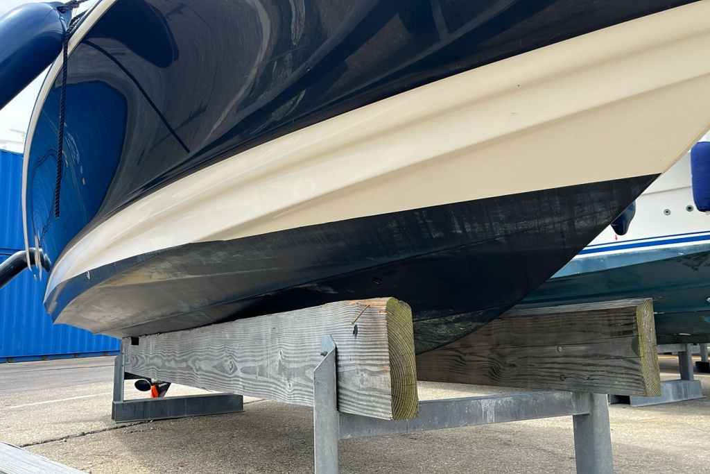 Boat Details – Ribs For Sale - 2005 Monterey Montura 218 LC Mercury 4.3L V6 3LMPLA1
