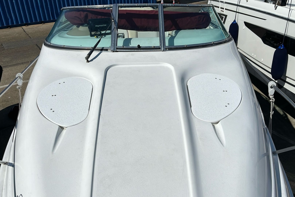 Boat Details – Ribs For Sale - 2001 Chris Craft 248 Express Cruiser Volvo Penta Gi 5.0 V8