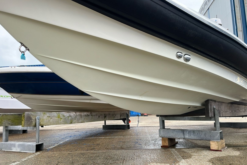2009 Hunton 1004 RIB Twin Mercury Verado 300 L6 Supercharged Outboards.