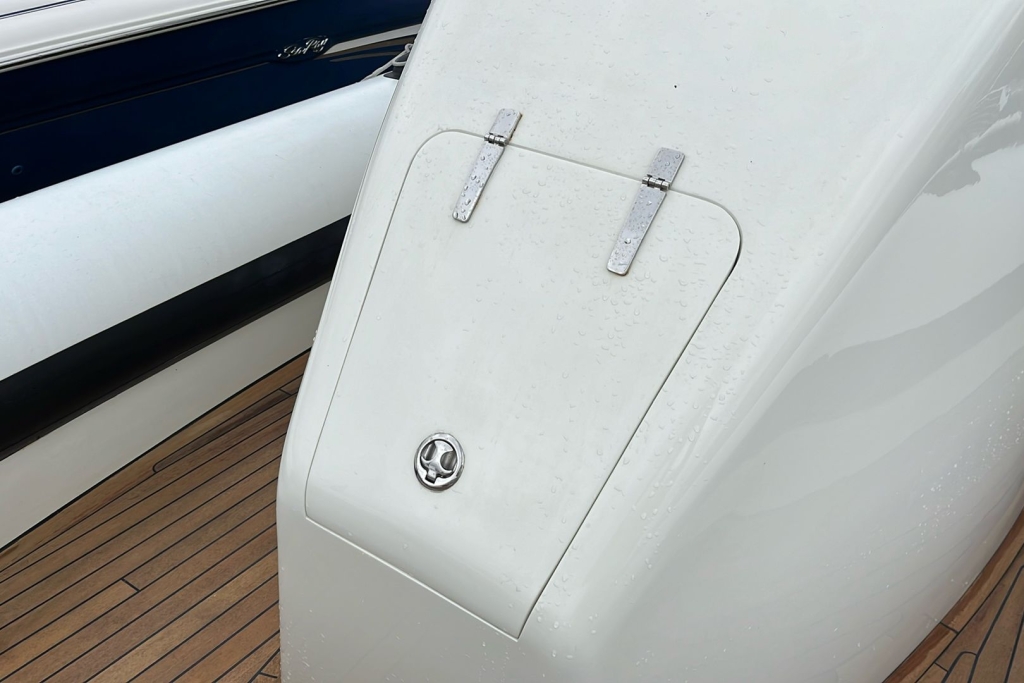 2009 Hunton 1004 RIB Twin Mercury Verado 300 L6 Supercharged Outboards.