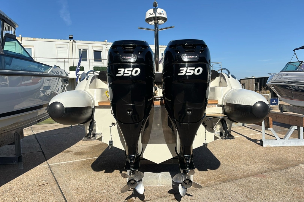 2009 Hunton 1004 RIB Twin Mercury Verado 300 L6 Supercharged Outboards.
