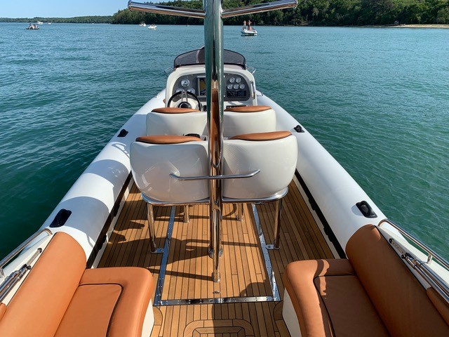 2009 Hunton 1004 RIB Twin Mercury Verado 300 L6 Supercharged Outboards.