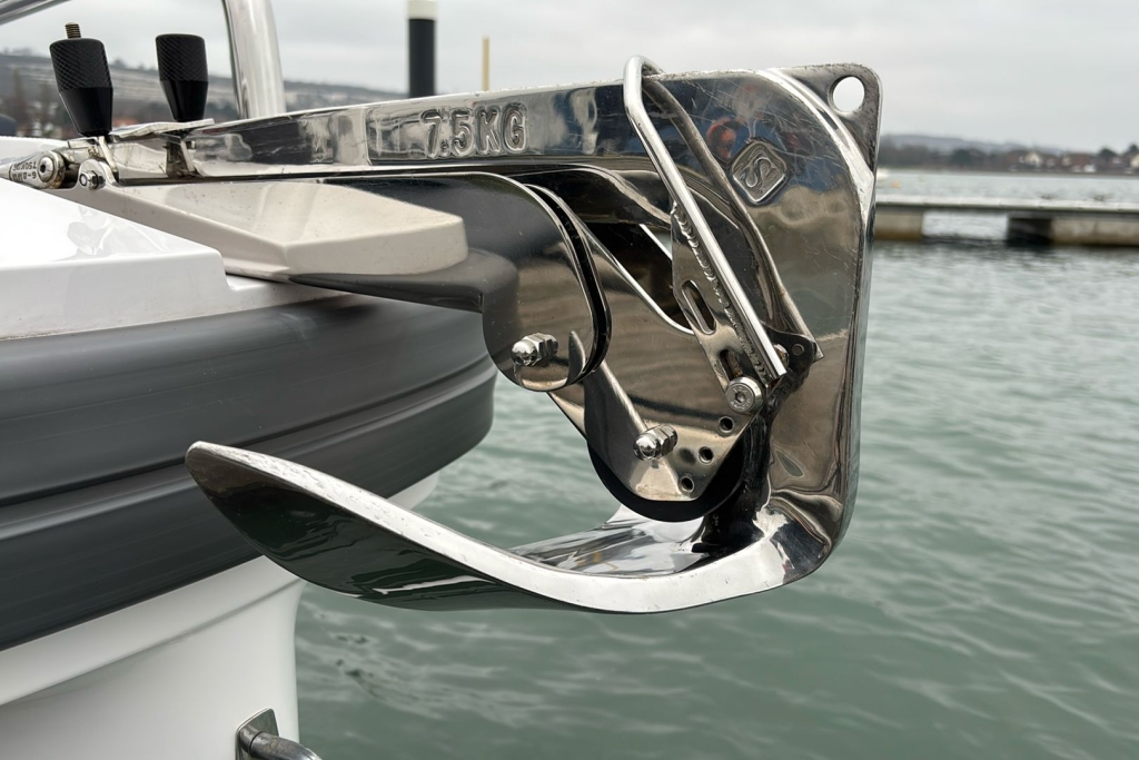 2021 AXOPAR 28 T-Top Mercury Verado L6 400