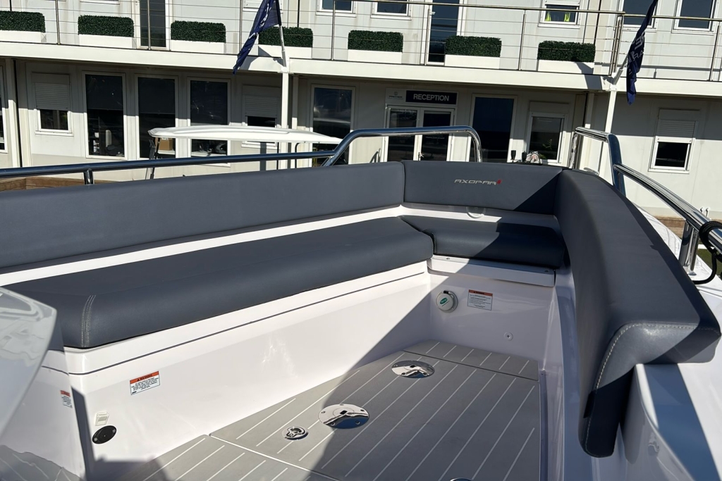 2021 AXOPAR 28 T-Top Mercury Verado L6 400