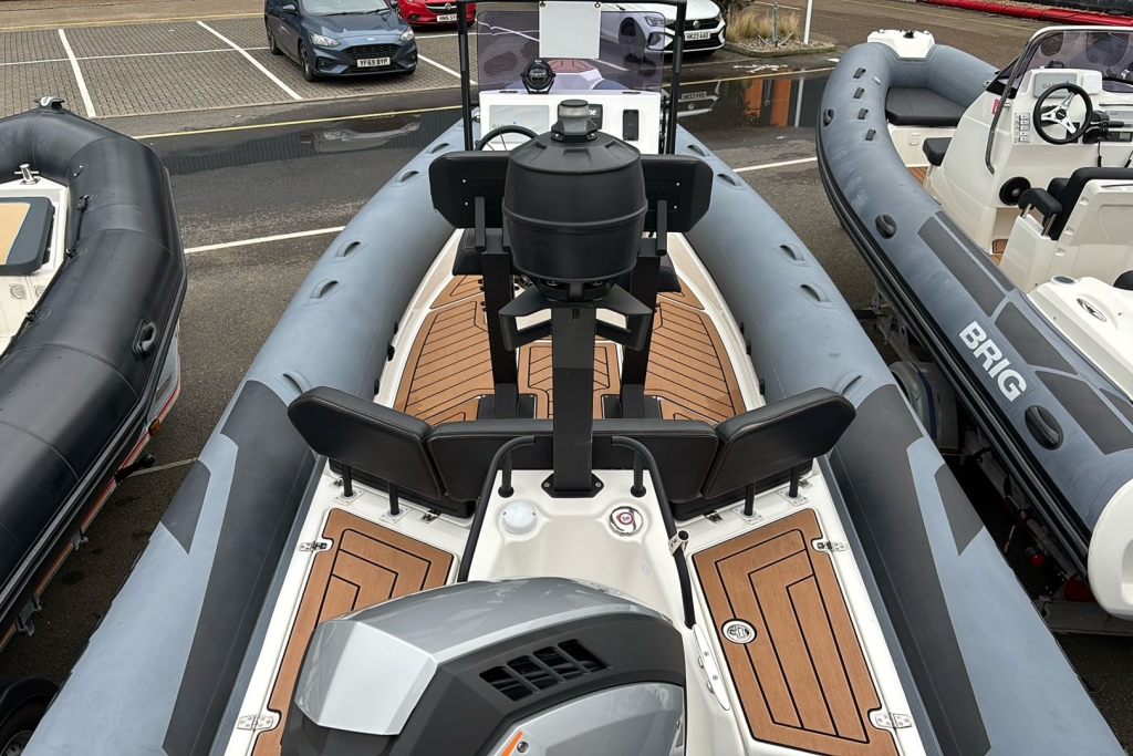 2021 Grand D600 Active Evinrude G2 140 Drive-by-wire. Admiral single axle roller trialer.