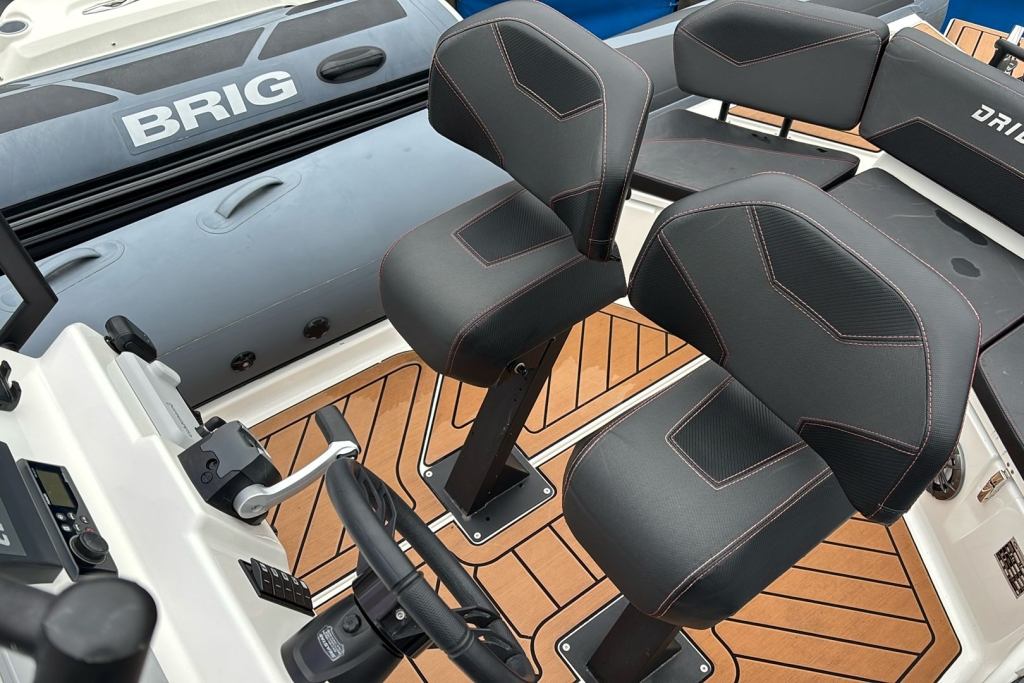 2021 Grand D600 Active Evinrude G2 140 Drive-by-wire. Admiral single axle roller trialer.