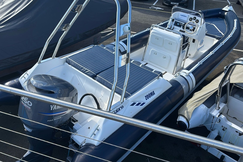 2004 Cobra RIB 8.5 Yamaha F250 V6