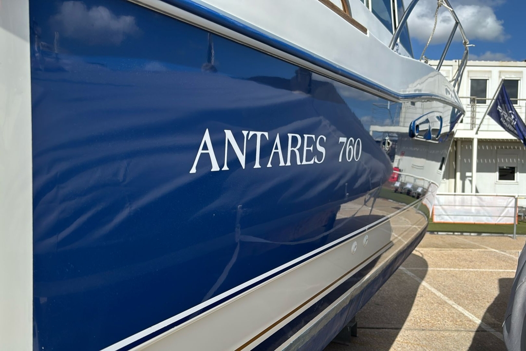 2004 Beneteau Antares 760 Volvo TAMD41P-A