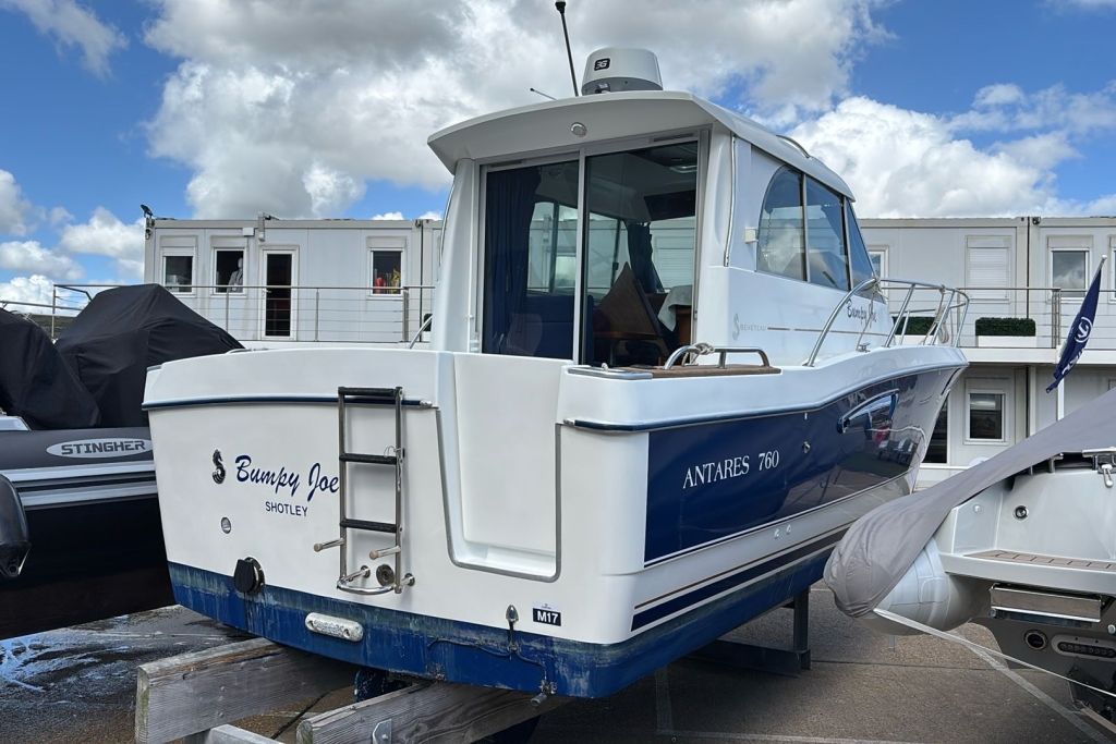 2004 Beneteau Antares 760 Volvo TAMD41P-A