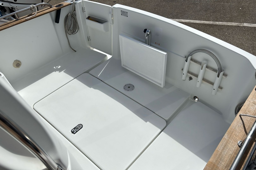 2004 Beneteau Antares 760 Volvo TAMD41P-A